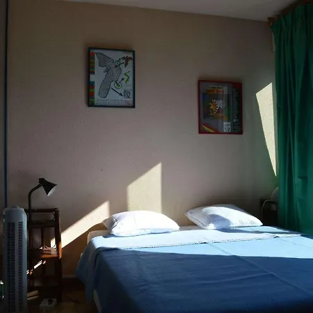 Saint-cyprien, 2 Pièces, 6 Personnes - Fr-1-225d-4 *